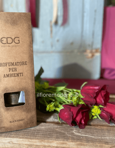 3 rose rosse e profumatore